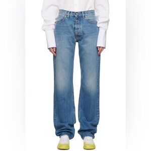 MAISON MARGIELA
Blue Straight-Leg Jeans
Size: 27
SKU: 231168F06900501
